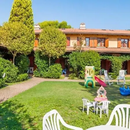 Ferienhaus Fuer 6 Personen Ca 50 M In Bibione, Venetien Provinz Venedig - B59974 *