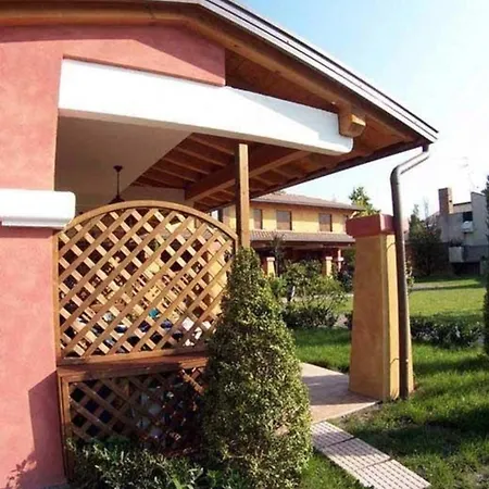Ferienhaus Fuer 6 Personen Ca 50 M In Bibione, Venetien Provinz Venedig - B59974 *
